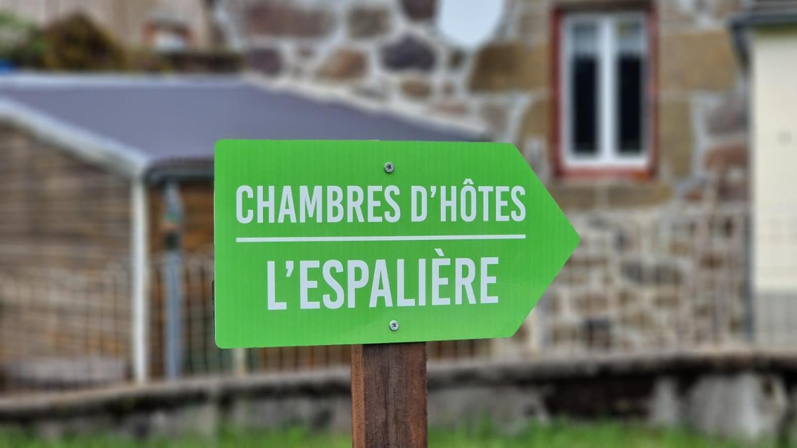 La Puy Mary Bed and Breakfast Le Falgoux Exteriör bild