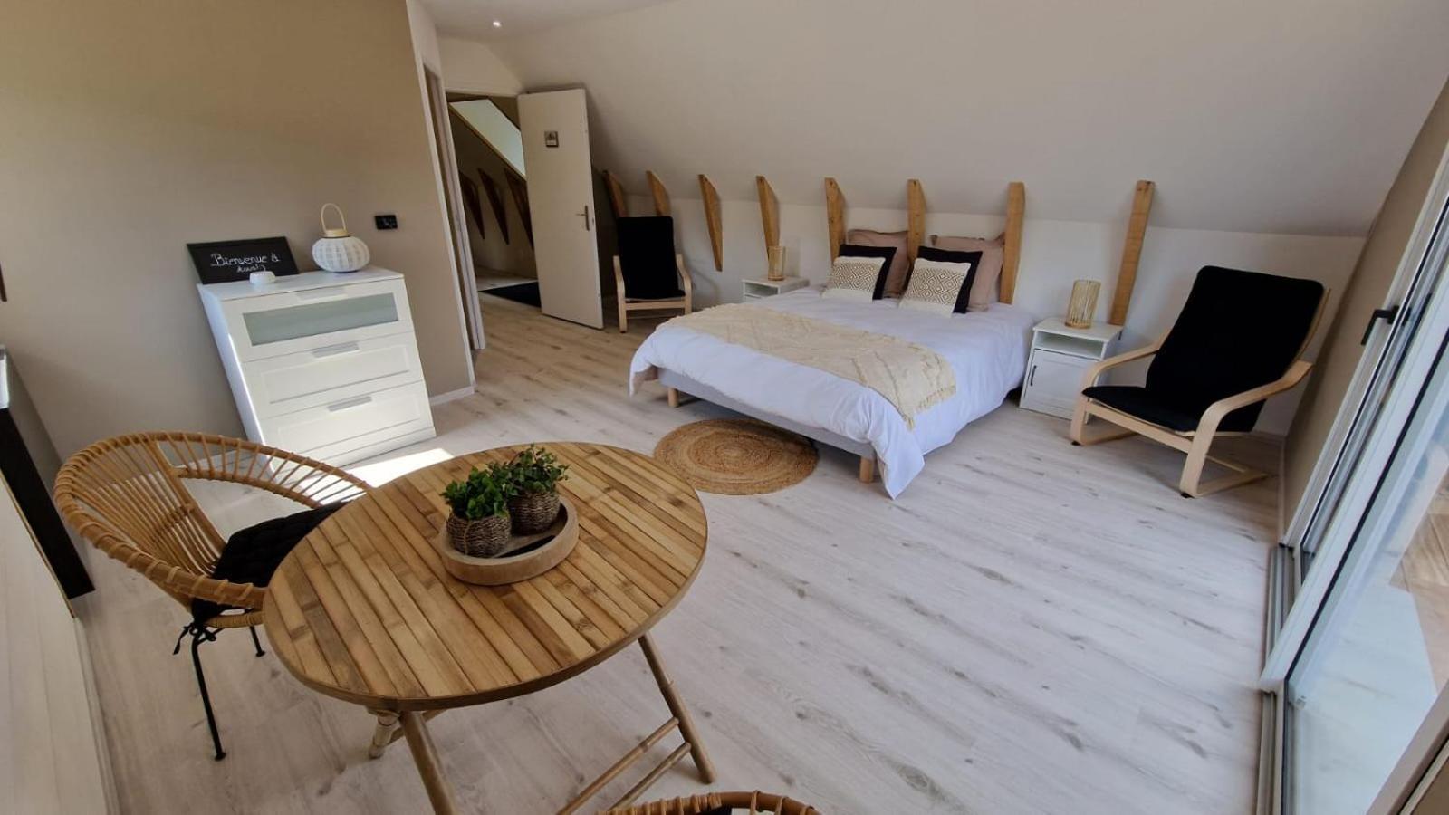 La Puy Mary Bed and Breakfast Le Falgoux Exteriör bild